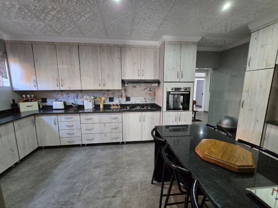 4 Bedroom Property for Sale in Potchefstroom South North West